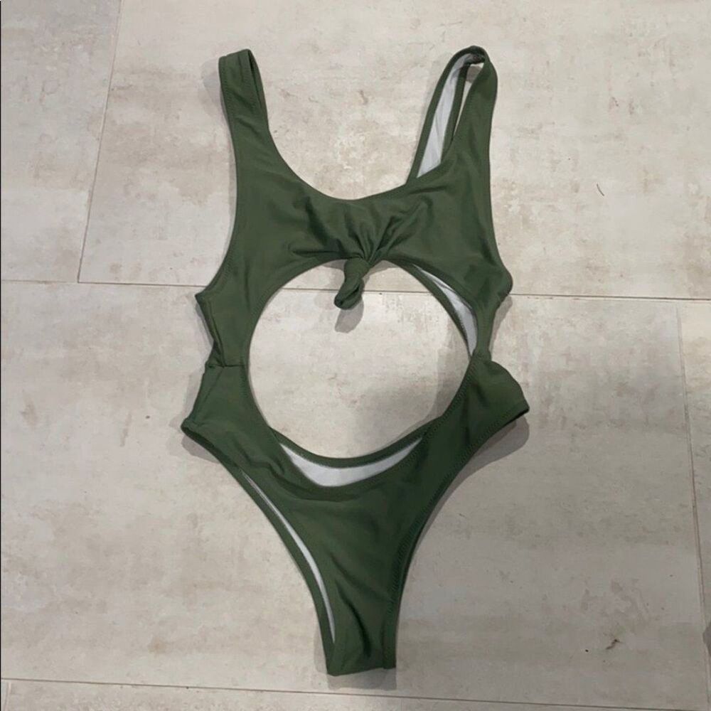 Zaful Women’s Green Cut Out Knot One Piece Swimsuit Sz Small
